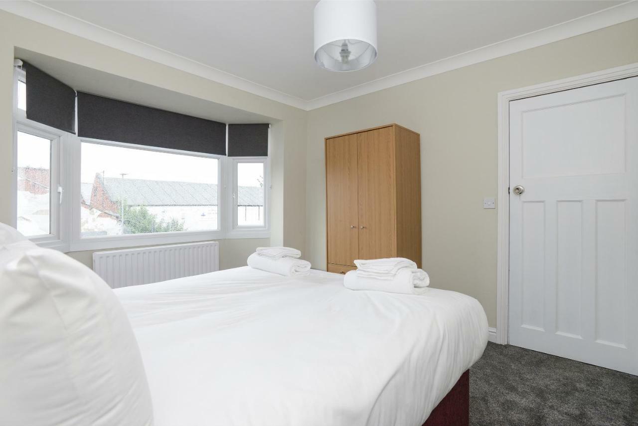 ノッティンガム Cosy House In The Heart Of Beeston With Free Parking And Wifiヴィラ エクステリア 写真